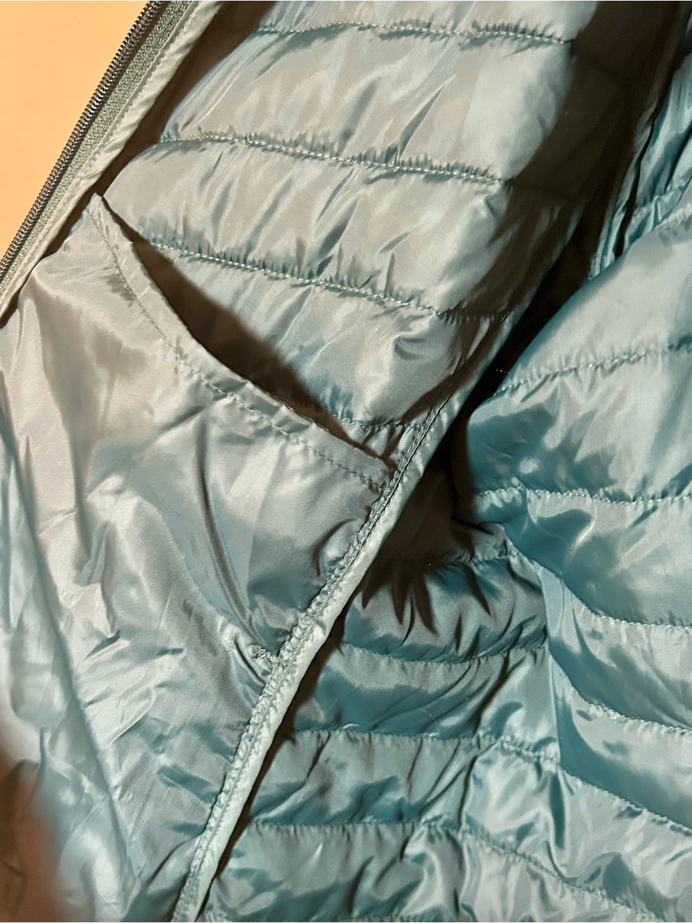 OLD NAVY Green Lightweight Quilted Puffer Jacket - Picture 4 of 9